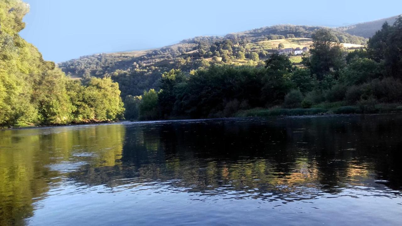 L'Oustalou - Gite Entre Lot Et Truyere Entraygues-sur-Truyère Exterior foto