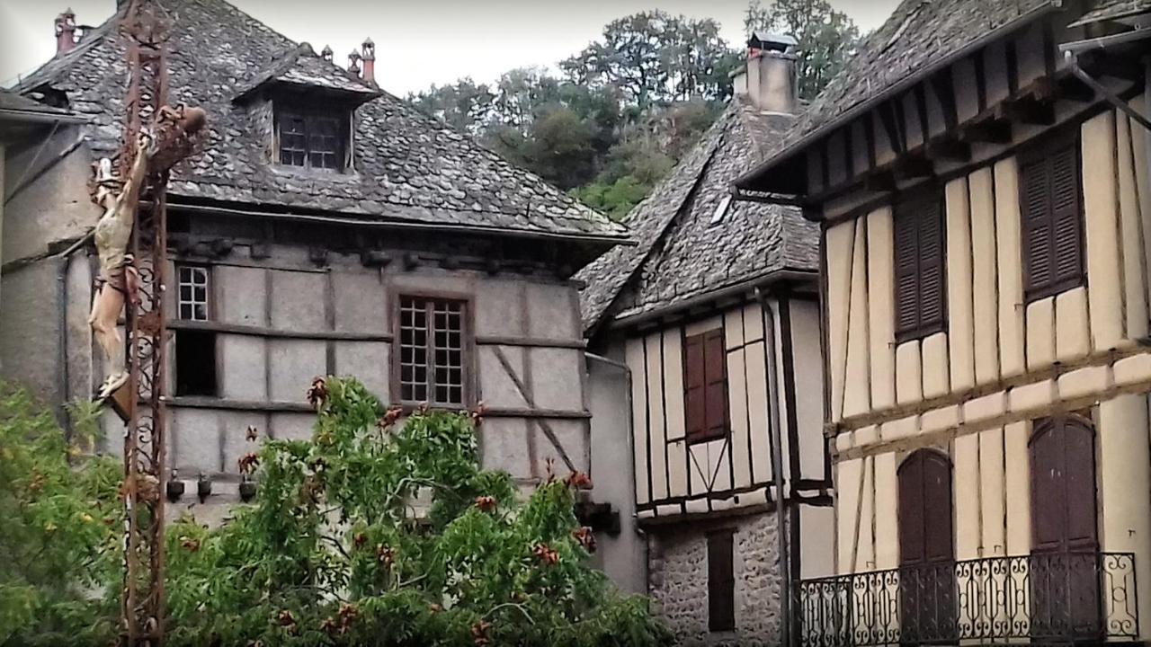 Ferienwohnung L'Oustalou - Gite Entre Lot Et Truyere Entraygues-sur-Truyère Exterior foto