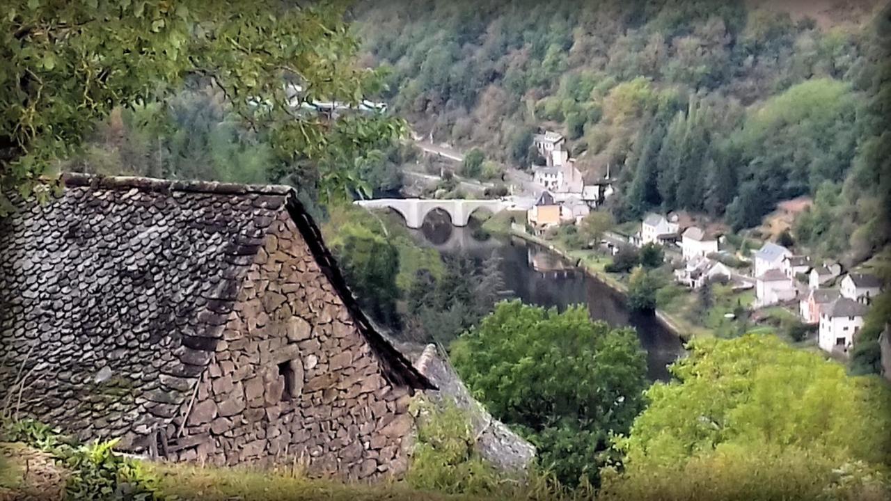 L'Oustalou - Gite Entre Lot Et Truyere Entraygues-sur-Truyère Exterior foto