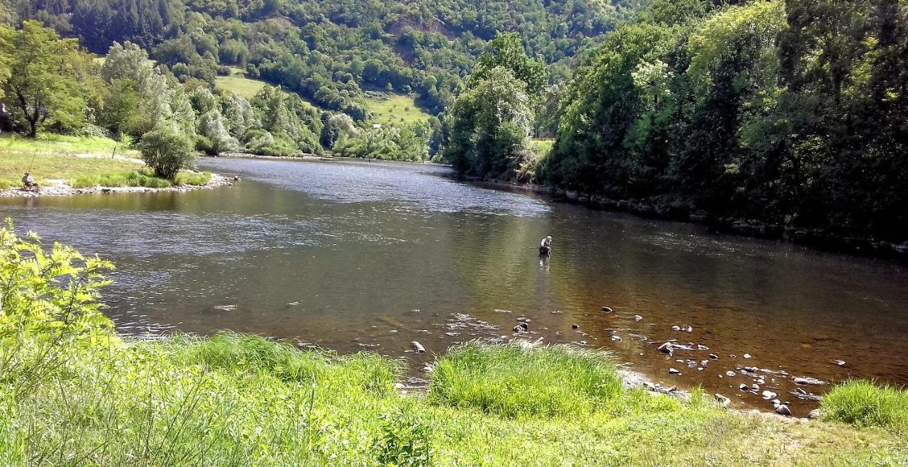 L'Oustalou - Gite Entre Lot Et Truyere Entraygues-sur-Truyère Exterior foto